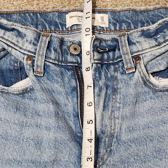 Abercrombie and Fitch jeans - Picture 6 of 7